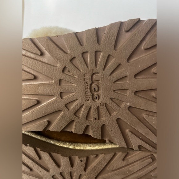 UGGS Australia rope tie  boots - Picture 2 of 6